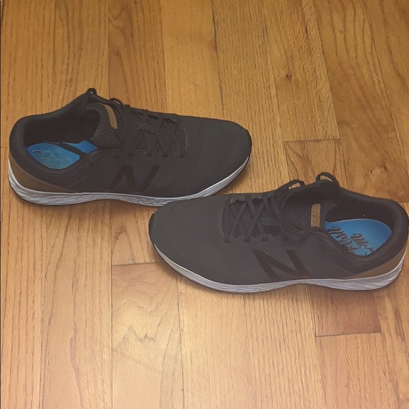 🆕Men’s New Balance sneakers - Picture 2 of 5